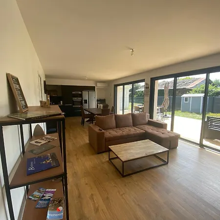 Maison Du Lanot 살레