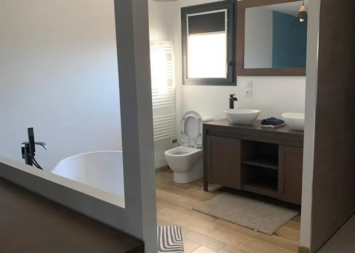 Maison Du Lanot فيلة *